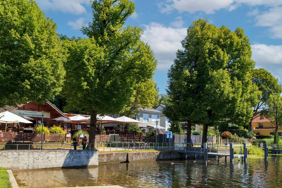 Gastronomie und Spazierwege am Wasser in Woltersdorf